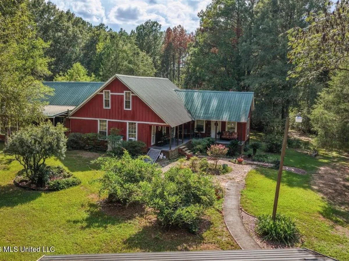 Historic Home on 11.67 Acres, Amit